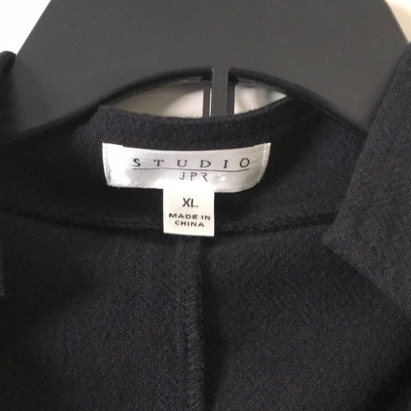 Jacket - Picture 3 of 4